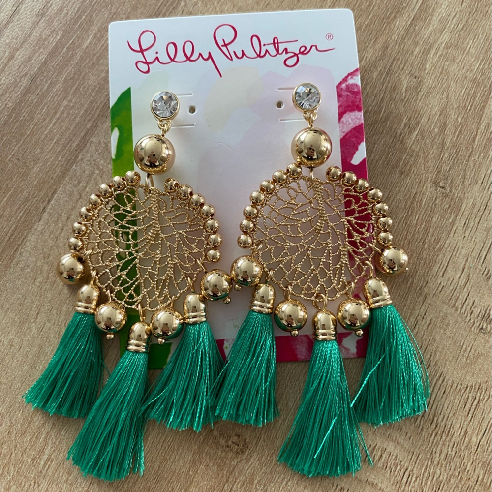 Lilly Pulitzer sea dreamer botanical green earrings.
